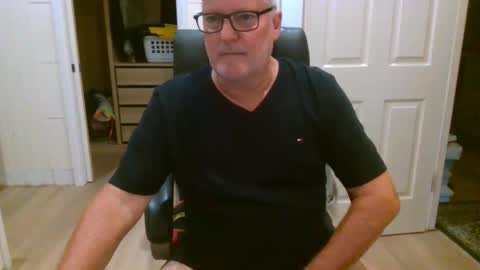 viper654321 online show from April 1, 7:43 am