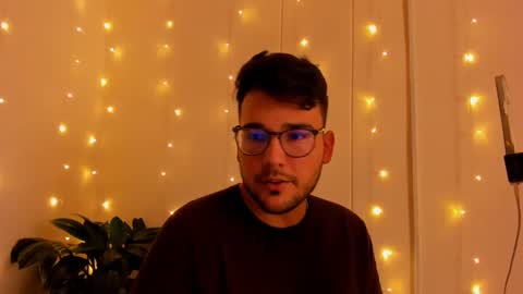 Vito Ferrer online show from December 2, 11:05 pm