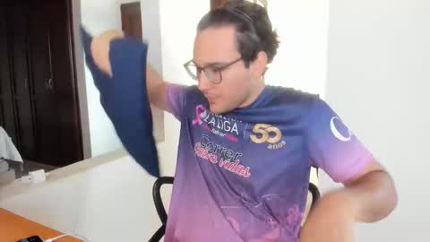 Vito Ferrer online show from March 15, 5:19 pm