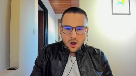 Vito Ferrer online show from January 19, 10:49 pm