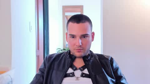 Vito Ferrer online show from February 6, 5:09 pm