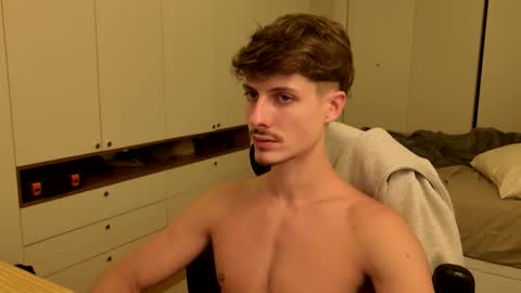 vitoraugustoxxx online show from April 6, 7:47 pm