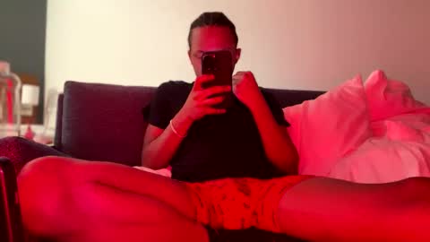 voodoodxck online show from February 9, 12:30 pm