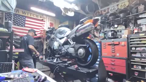 Snapshot of wakesblowinclouds chatting on October 6, 12:21 pm wakesblowinclouds online show from October 6, 12:21 pm