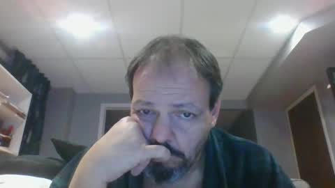 Snapshot of walker033 chatting on October 31, 3:19 am walker033 online show from October 31, 3:19 am