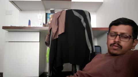 sexyguy online show from February 16, 5:49 am