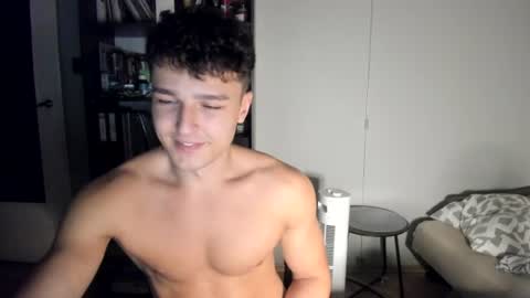 wee_willy_winky online show from June 13, 10:40 pm