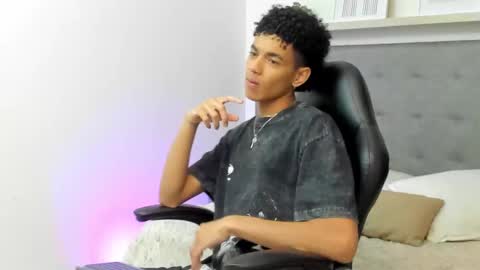 WES online show from February 17, 3:00 pm