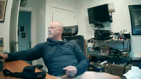 weseeyouwatching online show from December 16, 4:58 pm