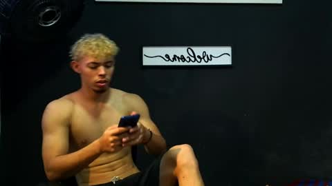 wesley_77 online show from May 23, 10:37 pm