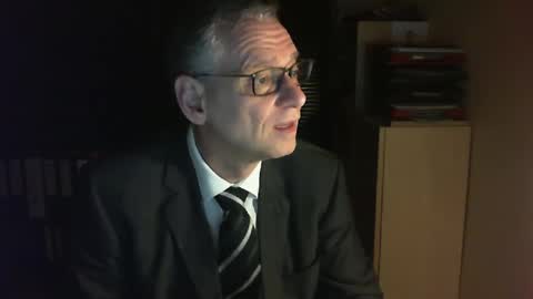 Snapshot of wetsuitedman chatting on February 15, 6:33 am Franz online show from February 15, 6:33 am