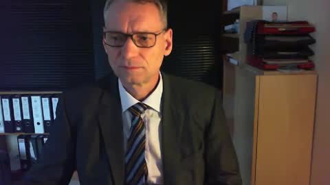 Snapshot of wetsuitedman chatting on January 4, 12:38 pm Franz online show from January 4, 12:38 pm