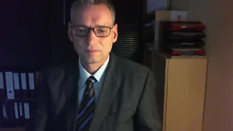 Snapshot of wetsuitedman chatting on December 30, 2:19 pm Franz online show from December 30, 2:19 pm