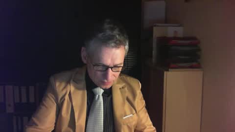 Snapshot of wetsuitedman chatting on February 20, 5:51 pm Franz online show from February 20, 5:51 pm