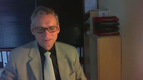 Snapshot of wetsuitedman chatting on February 22, 8:18 am Franz online show from February 22, 8:18 am