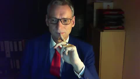 Snapshot of wetsuitedman chatting on February 25, 6:20 pm Franz online show from February 25, 6:20 pm