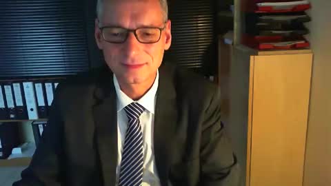 Snapshot of wetsuitedman chatting on October 25, 10:39 am Franz online show from October 25, 10:39 am