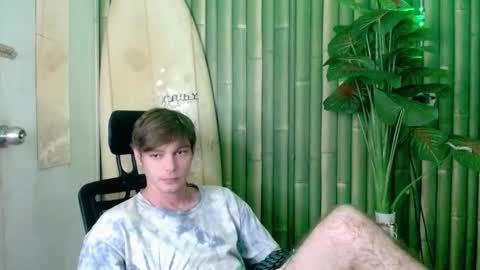 Snapshot of whiteboyinasia chatting on October 2, 9:13 am Christian online show from October 2, 9:13 am