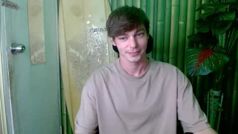 Snapshot of whiteboyinasia chatting on October 6, 10:09 am Christian online show from October 6, 10:09 am