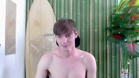 Snapshot of whiteboyinasia chatting on September 16, 4:35 am Christian online show from September 16, 4:35 am