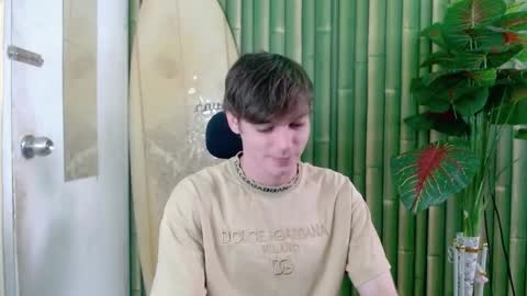 Snapshot of whiteboyinasia chatting on October 9, 6:40 am Christian online show from October 9, 6:40 am