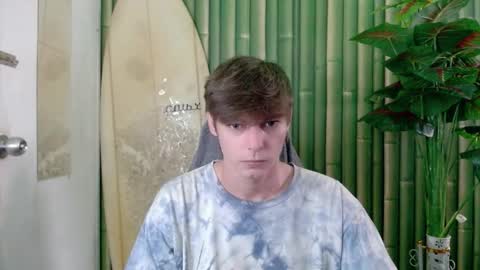 Snapshot of whiteboyinasia chatting on October 4, 7:46 am Christian online show from October 4, 7:46 am