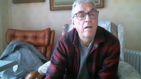 Snapshot of whitebriefs009 chatting on January 3, 3:22 pm whitebriefs009 online show from January 3, 3:22 pm