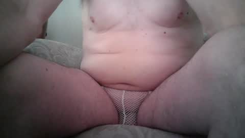 whitebriefs009 online show from June 17, 7:10 am