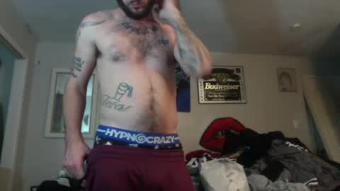 Snapshot of whitechocalate91 chatting on February 6, 8:39 am just  str8 stud nut  1000 online show from February 6, 8:39 am