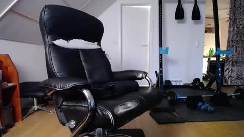 whiterabbit_86 online show from February 6, 3:53 pm