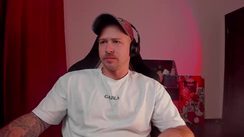 Snapshot of why_you_so_serious chatting on October 24, 5:36 pm VI online show from October 24, 5:36 pm