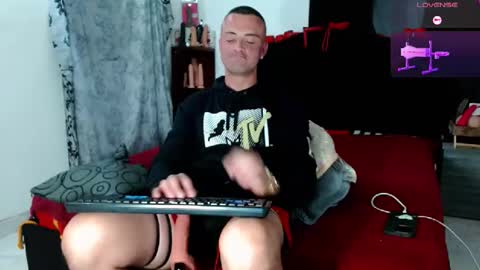 will_agui online show from December 18, 8:05 pm