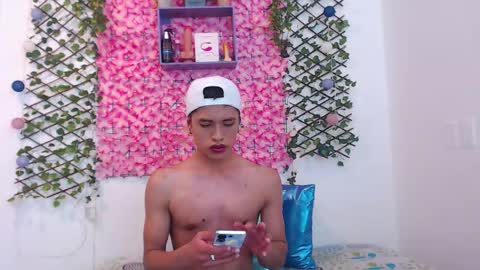 willians__ online show from October 22, 4:16 am