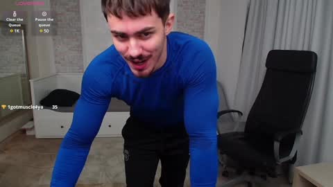 Snapshot of wilsonjules chatting on December 13, 11:23 am WilsonJules online show from December 13, 11:23 am