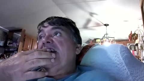 Snapshot of wldlife chatting on October 12, 10:48 pm wldlife online show from October 12, 10:48 pm