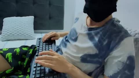 Snapshot of wolfan_sky chatting on February 17, 11:13 am  W O L F  online show from February 17, 11:13 am