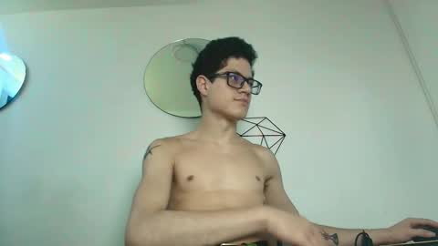 Snapshot of wolfan_sky chatting on October 22, 2:43 pm  W O L F  online show from October 22, 2:43 pm