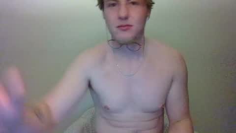 woodp7565 online show from November 30, 10:12 pm