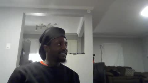 Snapshot of woodpipe69 chatting on December 16, 1:21 am Woodpipe69 online show from December 16, 1:21 am