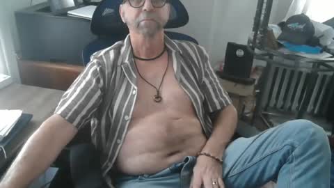 woodworker6473 online show from June 26, 6:54 pm