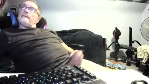 Snapshot of wowsers2022 chatting on October 3, 2:27 am wowsers2022 online show from October 3, 2:27 am