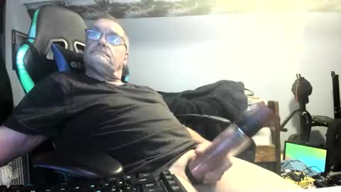 Snapshot of wowsers2022 chatting on October 25, 8:16 am wowsers2022 online show from October 25, 8:16 am