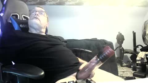 Snapshot of wowsers2022 chatting on November 1, 10:08 am wowsers2022 online show from November 1, 10:08 am