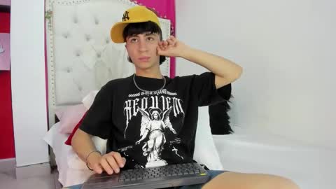 Snapshot of xaandergrey chatting on October 2, 7:51 pm xaanderGrey online show from October 2, 7:51 pm