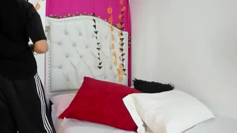 Snapshot of xaandergrey chatting on October 5, 8:24 pm xaanderGrey online show from October 5, 8:24 pm