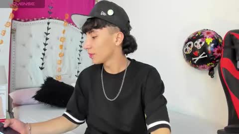 Snapshot of xaandergrey chatting on October 17, 7:40 pm xaanderGrey online show from October 17, 7:40 pm