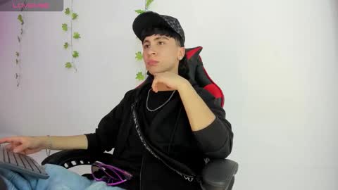 xaanderGrey online show from December 13, 8:04 pm