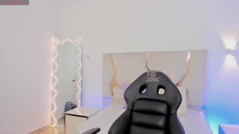 ISSANDER online show from December 30, 7:42 pm