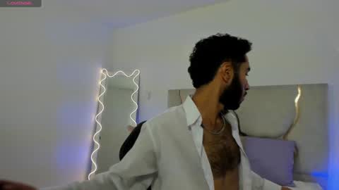 ISSANDER online show from January 3, 7:29 pm