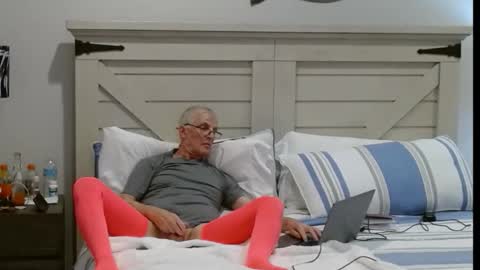 Snapshot of xposer2 chatting on October 27, 3:42 am Xposer2 online show from October 27, 3:42 am